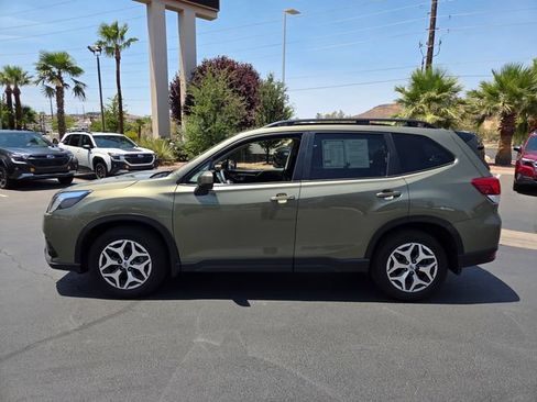 Used 2024 Subaru Forester Premium AWD/4WD image 7