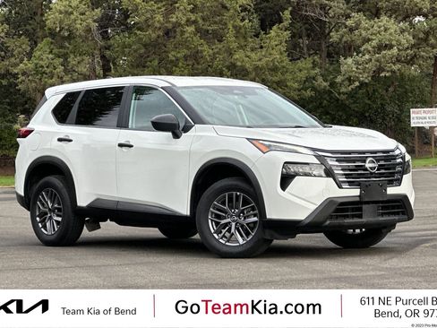 Used 2024 Nissan Rogue S AWD/4WD image 1