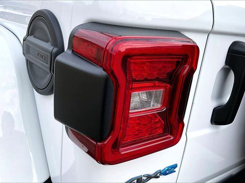 Used 2022 Jeep Wrangler Unlimited Rubicon 4xe w/ Cold Weather Group image 28