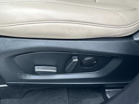 Used 2021 Ford Explorer Limited w/ Equipment Group 301A image 18