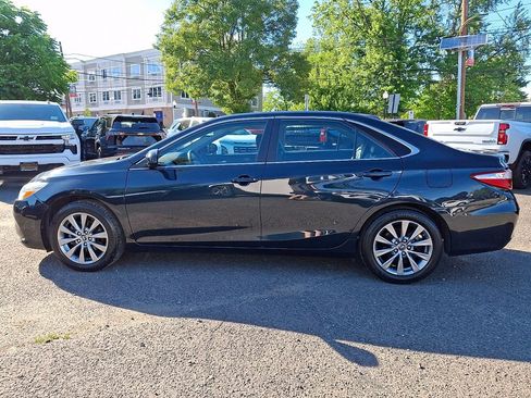 Used 2016 Toyota Camry XLE w/ Moonroof Package FWD image 4