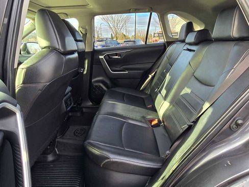 Used 2023 Toyota RAV4 XLE Premium image 19