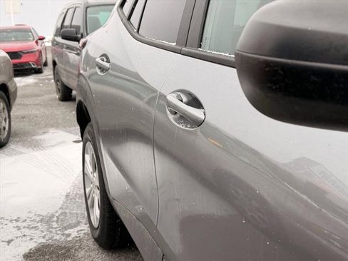 Used 2024 Chevrolet Trax LS image 8