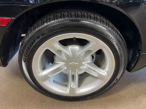 Used 2003 Chevrolet SSR w/ Preferred Equipment Group image 70