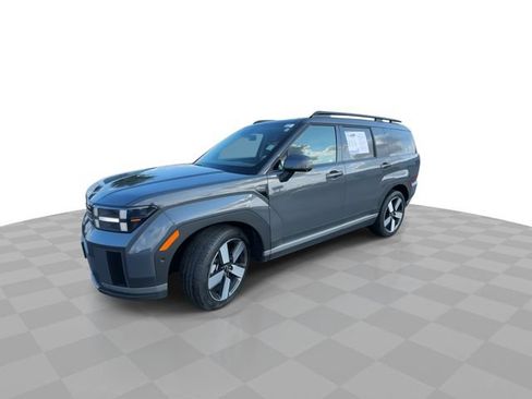 Used 2025 Hyundai Santa Fe Limited FWD image 4