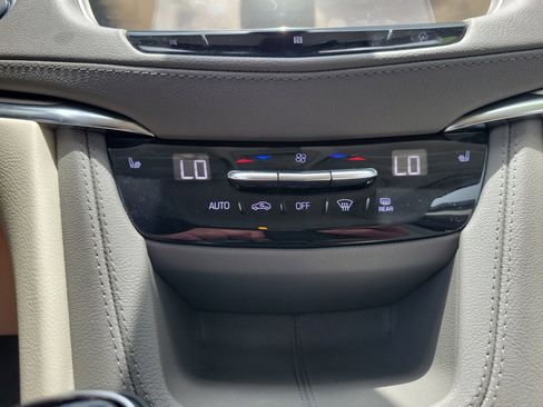 Used 2021 Cadillac XT5 Premium Luxury FWD image 22