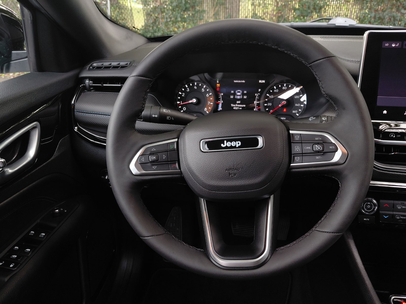 Used 2026 Jeep Compass Limited AWD/4WD image 4