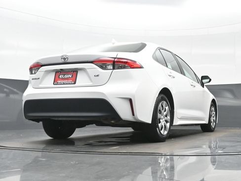 Used 2024 Toyota Corolla LE FWD image 29