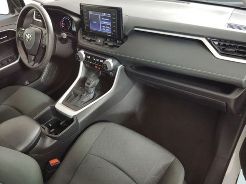 Used 2022 Toyota RAV4 XLE image 28