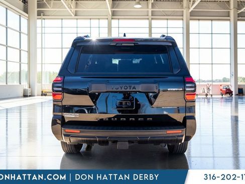 Used 2025 Toyota 4Runner SR5 AWD/4WD image 29