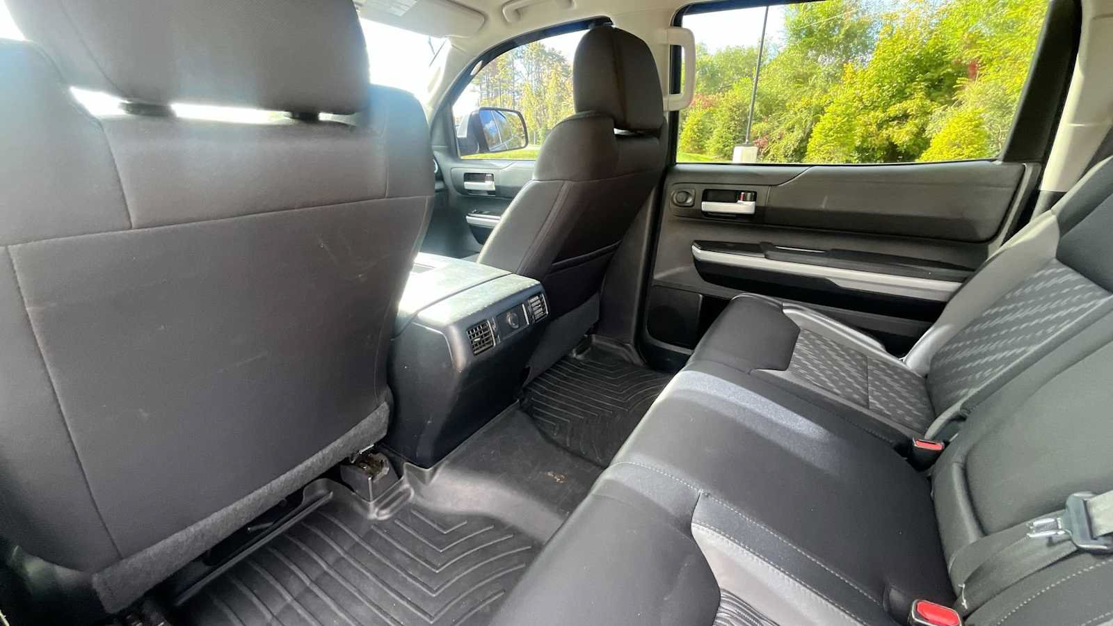 Used 2018 Toyota Tundra SR5 w/ SR5 Upgrade Package AWD/4WD image 12