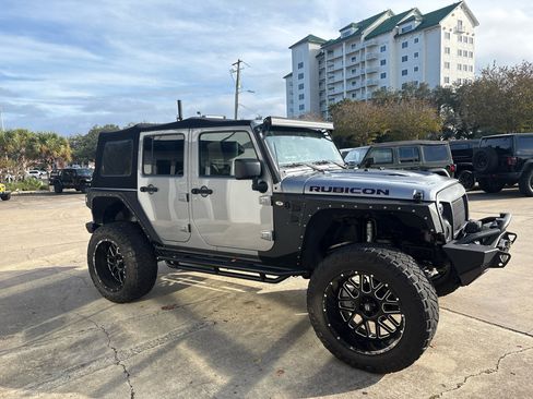 Used 2016 Jeep Wrangler Unlimited Rubicon image 4