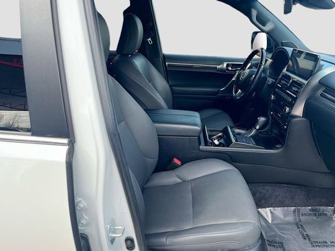 Used 2022 Lexus GX 460 Premium w/ Premium Package AWD/4WD image 31