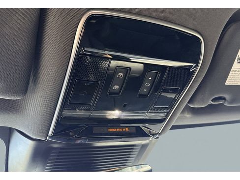 Used 2025 Land Rover Range Rover Sport SE image 24