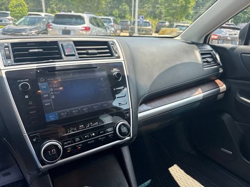 Used 2018 Subaru Outback 3.6R Limited AWD/4WD image 17