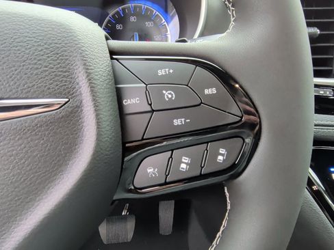 New 2026 Chrysler Pacifica Select w/ S Appearance Package image 18