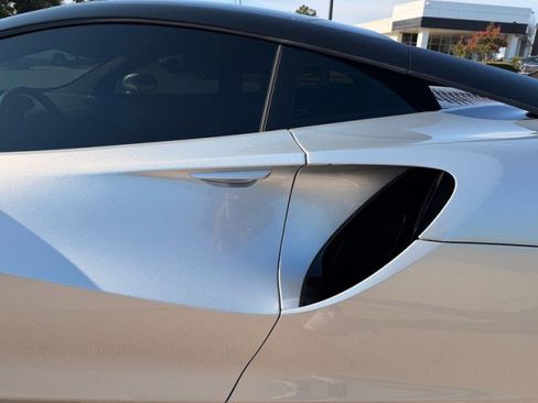 Used 2023 McLaren Artura RWD image 10