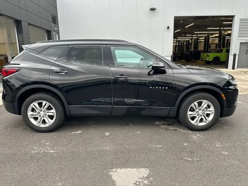 Used 2020 Chevrolet Blazer LT FWD image 2