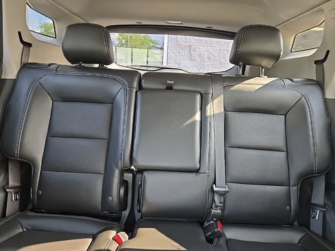 Used 2022 GMC Terrain SLT AWD/4WD image 18
