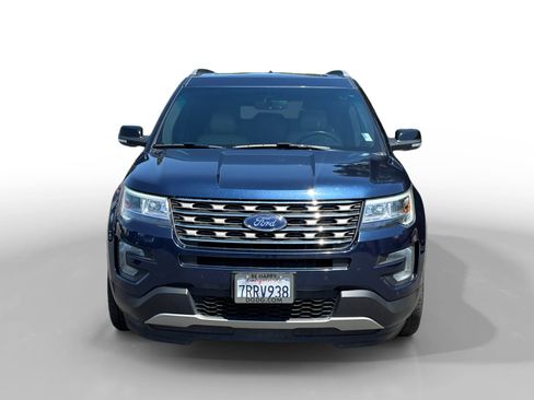 Used 2016 Ford Explorer XLT w/ Equipment Group 202A FWD image 8