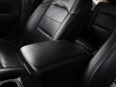 Used 2018 Jeep Wrangler Unlimited Sahara AWD/4WD image 16