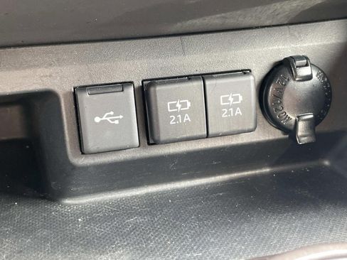 Used 2021 Toyota Highlander Limited AWD/4WD image 35
