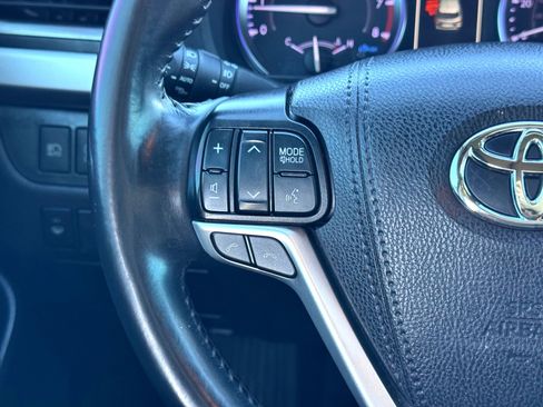 Used 2019 Toyota Highlander Limited image 27