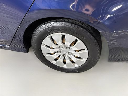 Used 2011 Honda Accord LX image 23
