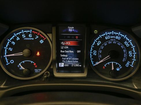 Certified 2023 Toyota Tacoma TRD Sport image 32