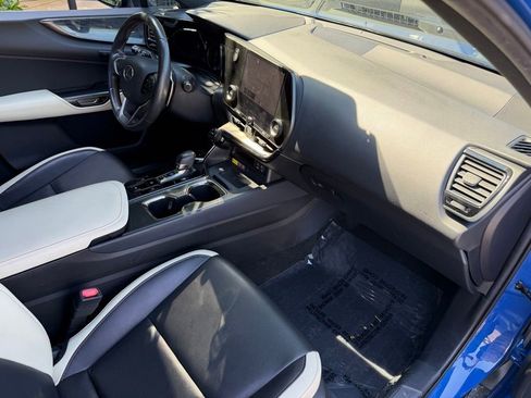 Used 2023 Lexus NX 250 FWD image 33