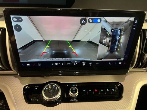 New 2026 Ford Expedition Active image 12