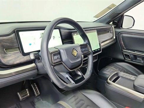 Used 2022 Rivian R1T Adventure image 17
