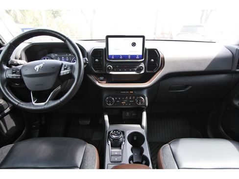 Used 2022 Ford Bronco Sport Outer Banks w/ Tech Package AWD/4WD image 9