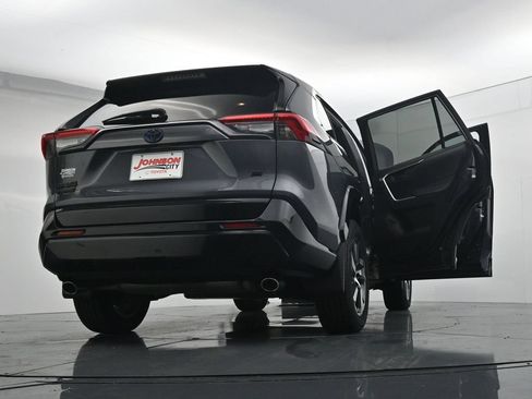 Used 2021 Toyota RAV4 SE w/ Weather & Moonroof Package AWD/4WD image 44