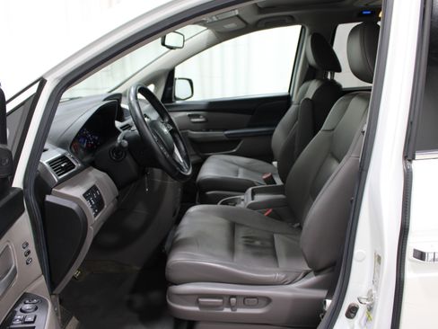 Used 2013 Honda Odyssey Touring image 3