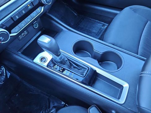 Used 2025 Nissan Altima 2.5 SV image 18