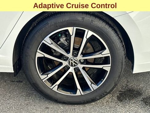 Used 2025 Volkswagen Jetta Sport image 8