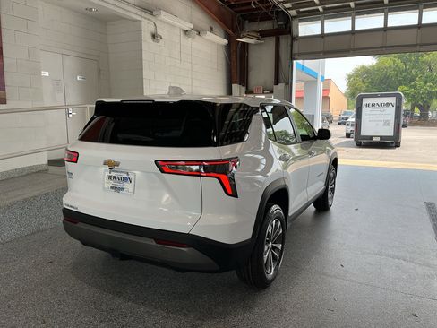 New 2026 Chevrolet Equinox LT FWD image 10