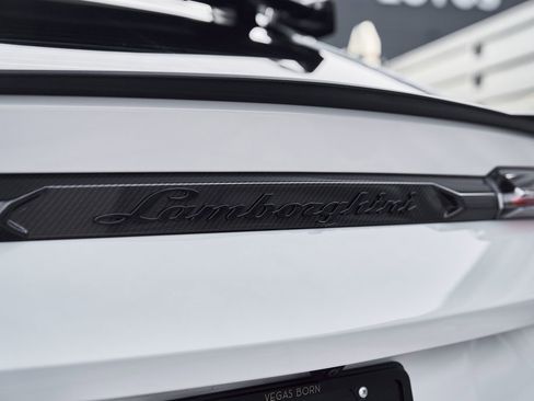 Used 2024 Lamborghini Urus Performante image 18