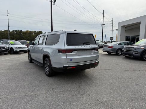 Used 2024 Jeep Wagoneer L Series II w/ Flexible Seating Group image 3