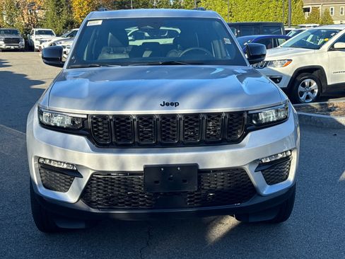 New 2025 Jeep Grand Cherokee Limited w/ Black Appearance Package AWD/4WD image 39