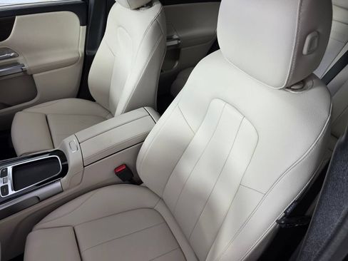 New 2026 Mercedes-Benz GLB 250 image 8