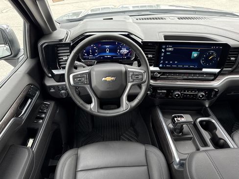 Used 2025 Chevrolet Silverado 1500 LTZ image 16
