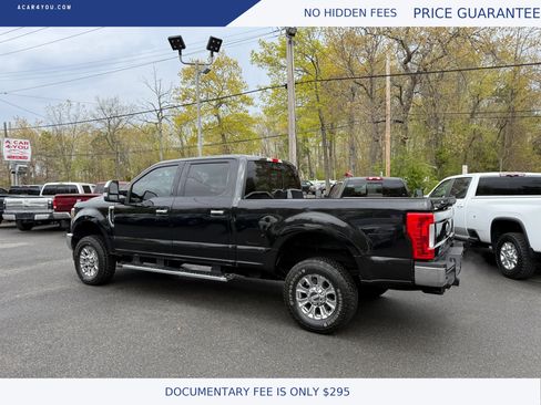 Used 2018 Ford F250 XLT w/ XLT Premium Package image 3