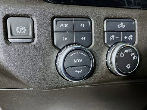 Used 2024 GMC Sierra 1500 SLE w/ Preferred Package AWD/4WD image 13