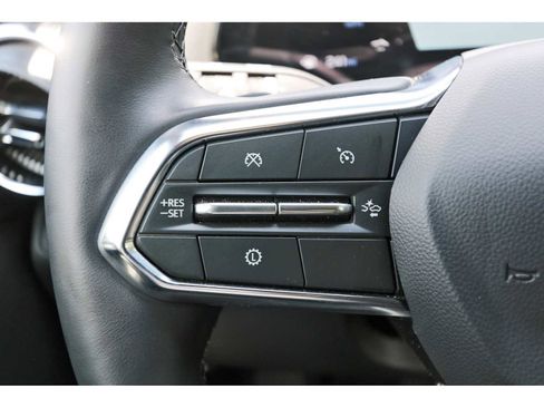 Used 2026 Chevrolet Equinox LT FWD image 15