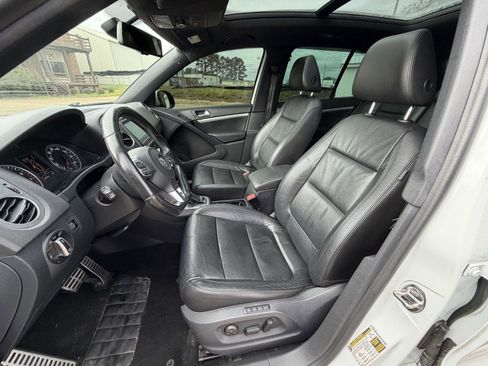 Used 2015 Volkswagen Tiguan R-Line image 10