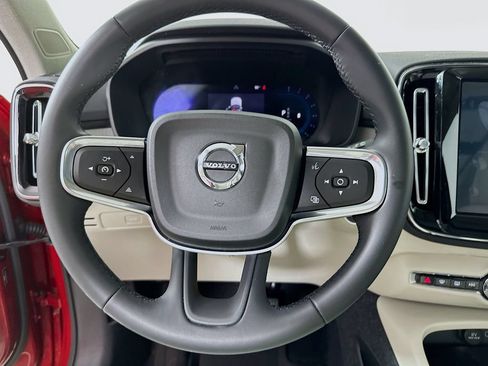 Used 2024 Volvo XC40 B5 Plus w/ Climate Package AWD/4WD image 18