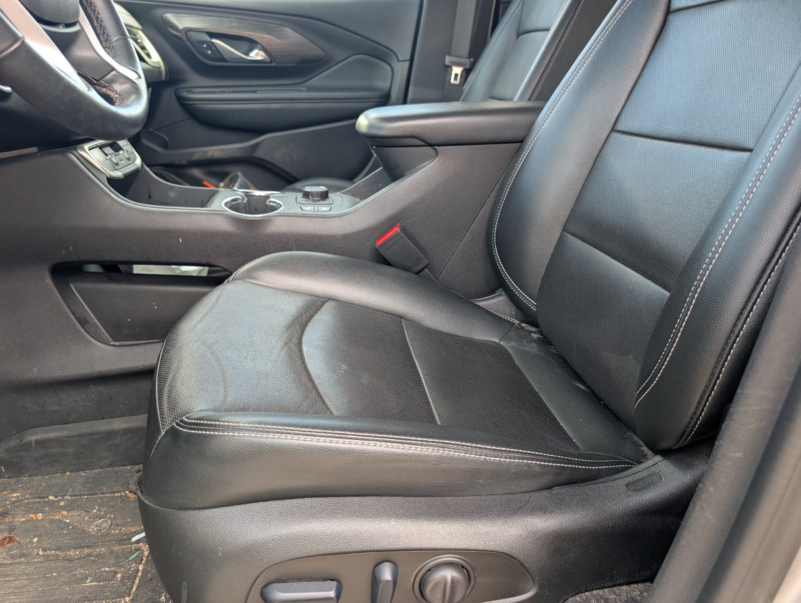 Used 2024 GMC Terrain SLT w/ LPO, Floor Liner Package AWD/4WD image 6
