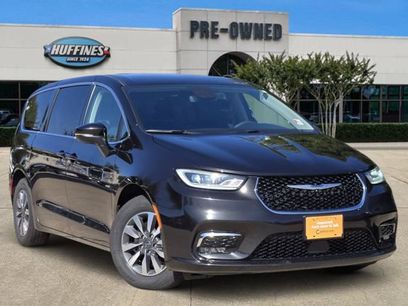 Certified 2023 Chrysler Pacifica Touring-L